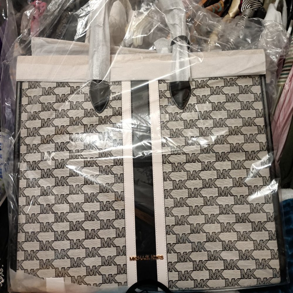 Michael Kors Tote